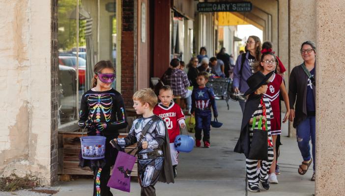 SPOOKTACULAR TOMORROW NIGHT — Don’t forget to get the kids ready for Spooktacular tomorrow (Thursday, October 20) in Downtown Coffeyville! It will be held in the downtown district from 4:30 PM to 6 PM; lots of treats for trick-or-treaters! Afterwards, Coffeyville Community College will be holding their Trunk or Treat event on campus as well. Courtesy Photo